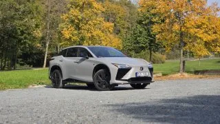 Lexus RZ 550e F Sport