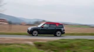 Nová Mini John Cooper Works jsou tu. Pořádnou řidičskou radost koupíte za méně než milion