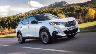 Francouzi dávají větší slevy než během týdenní akce. Peugeot 2008 se teď vejde pod půl milionu