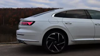 VW Arteon R-line