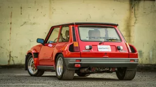 Renault 5 Turbo ve vzácné verzi Evolution. 8