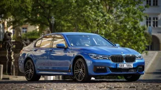 BMW 750i xDrive 3