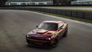 Dodge Challenger Hellcat s paketem Widebody 14