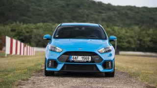 Prohlédněte si Ford Focus RS 4