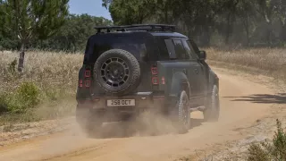 Land Rover Defender OCTA