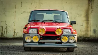 Renault 5 Turbo ve vzácné verzi Evolution. 2