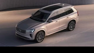 Volvo je třetí nejúspěšnější značkou v prodejích elektromobilů. Se spalovacími motory ale i tak nadále počítá