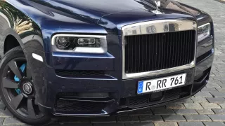 Rolls-Royce Cullinan Frozen Lakes