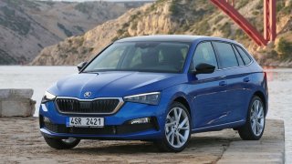 Srovnání dne: Hyundai i30 vs. Škoda Scala. Ceny u obou letí vzhůru, přesto jsou nejprodávanější