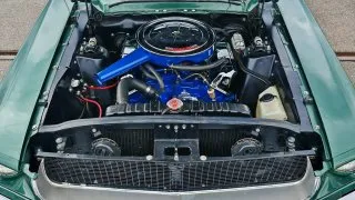 Ford Mustang a Chevrolet Corvette