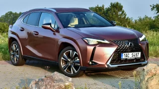 Žehlička dálnic i okresek. Lexus UX 300h nabídne reálný komfort a skutečně vypiplané pohonné ústrojí