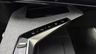 Peugeot e-3008