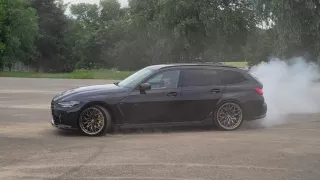 Vyzkoušeli jsme si na vlastní kůži, jak moc brutální zrychlení nabízí nové BMW M3 Touring. Je to vážně síla