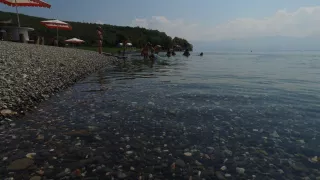 Jezero má dokonale čistou vodu