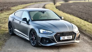 Tohle auto je dotažené k dokonalosti. Audi RS 5 Performance má vyšší výkon a takřka závodní podvozek