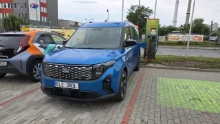 Ford e-Tourneo Courier