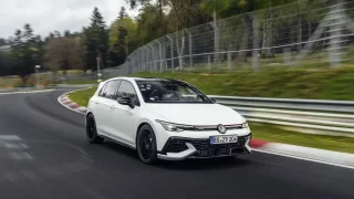 Nový Golf GTI Edition 50 je nejrychlejším Volkswagenem na Nürburgringu. Na krále okruhu ale nestačí