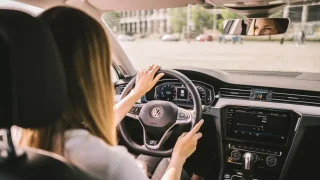 Od ledna české řidiče čeká řada důležitých změn. Ministerstvo přichystalo jejich přehled