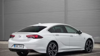 Opel Insignia Grand Sport 2.0 Turbo 4x4 exteriér 1