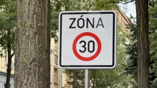 V Praze se rozšiřuje třicítka. Nově přibyla zóna na Žižkově, cyklisté mohou do protisměru