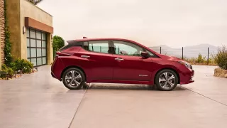 Nový Nissan Leaf je tu. Vypadá dobře a ujede 380 k