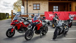 Rozdej si to s Italkou na Ducati Tour 2018 2