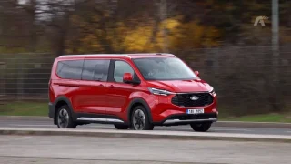 Recenze Fordu Tourneo Custom PHEV