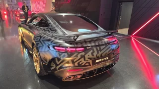 Služební vůz Brada Pitta i Leoš Mareš: Samohýl hvězdně otevřel nový showroom Mercedes-AMG ve Zlíně