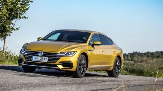 Volkswagen Arteon R-Line 2.0 TSI jízda 11