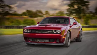 Dodge Challenger Hellcat s paketem Widebody 3