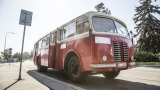 Škoda 706 RO (1947).