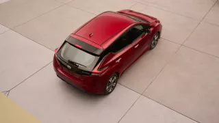 Nový Nissan Leaf je tu. Vypadá dobře a ujede 380 k