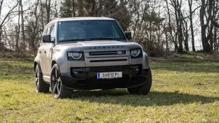 Test Land Rover Defender P300e