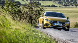 Volkswagen Arteon R-Line 2.0 TSI jízda 9