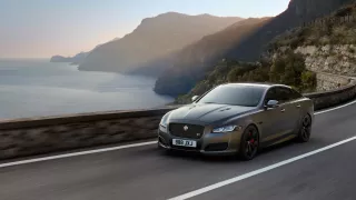 Jaguar XJR575 5