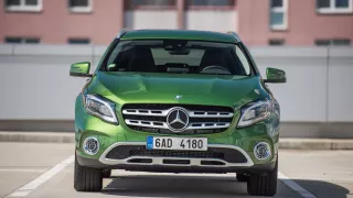 Mercedes-Benz GLA je po faceliftu opět šik. 1