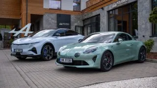 Alpine A390