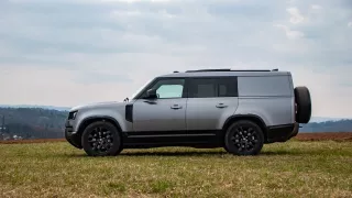 Land Rover Defender Outbound