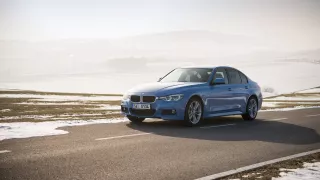 BMW 330i s dvoulitrovým čtyřválcem 2