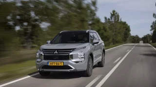 Mitsubishi Outlander PHEV by bylo fajn auto, kdyby řidiče tolik neotravovalo