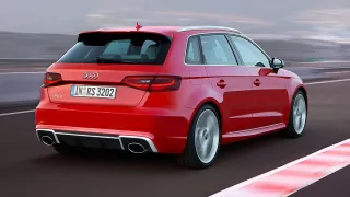 Audi RS3 je na ledě jako doma - Obrázek 2