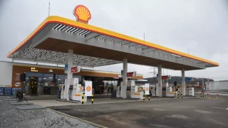 Rychlé nabíječky, dětské hřiště i posilovna. Shell otevřel na dálnici D4 své nejmodernější stanice