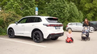 Asistenty pro vyparkování se zlepšují, stále ale nejsou dokonalé. Klidně přehlédnou i člověka