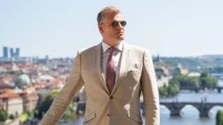 Filipu Turkovi hrozí za nehodu v Praze i ztráta řidičáku. Neměl by spoléhat ani na svou imunitu