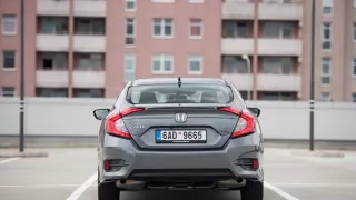 Nová Honda Civic je pořád originální, ale už víc u