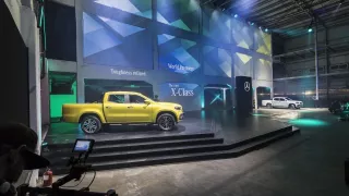 Mercedes třídy X yellow 11