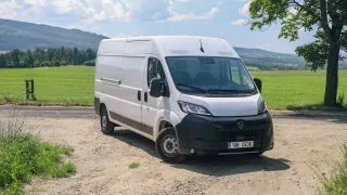 Nejstarší nové auto na trhu. Peugeot Boxer je neviditelný pracant, který se cenou doslova podbízí