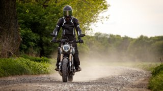 Ducati Scrambler 1100 jízdní 9