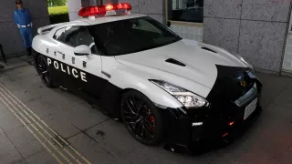 Policejní Nissan GT-R