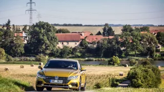 Volkswagen Arteon R-Line 2.0 TSI jízda 2